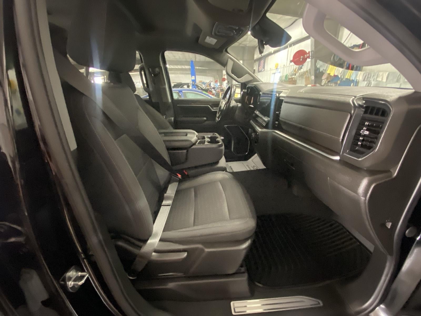 2022 Chevrolet Silverado 1500 LT (2FL)