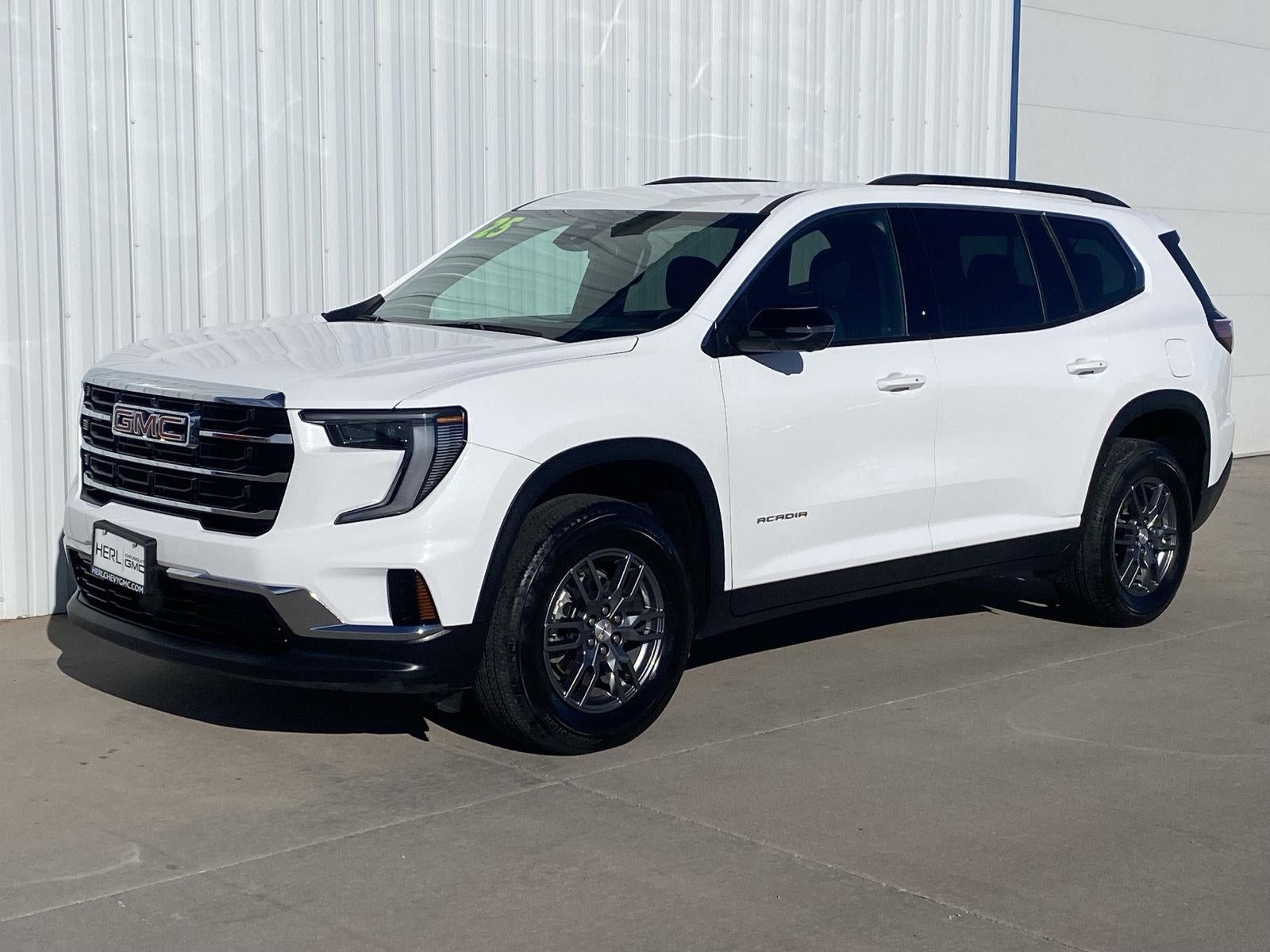 2025 GMC Acadia Elevation
