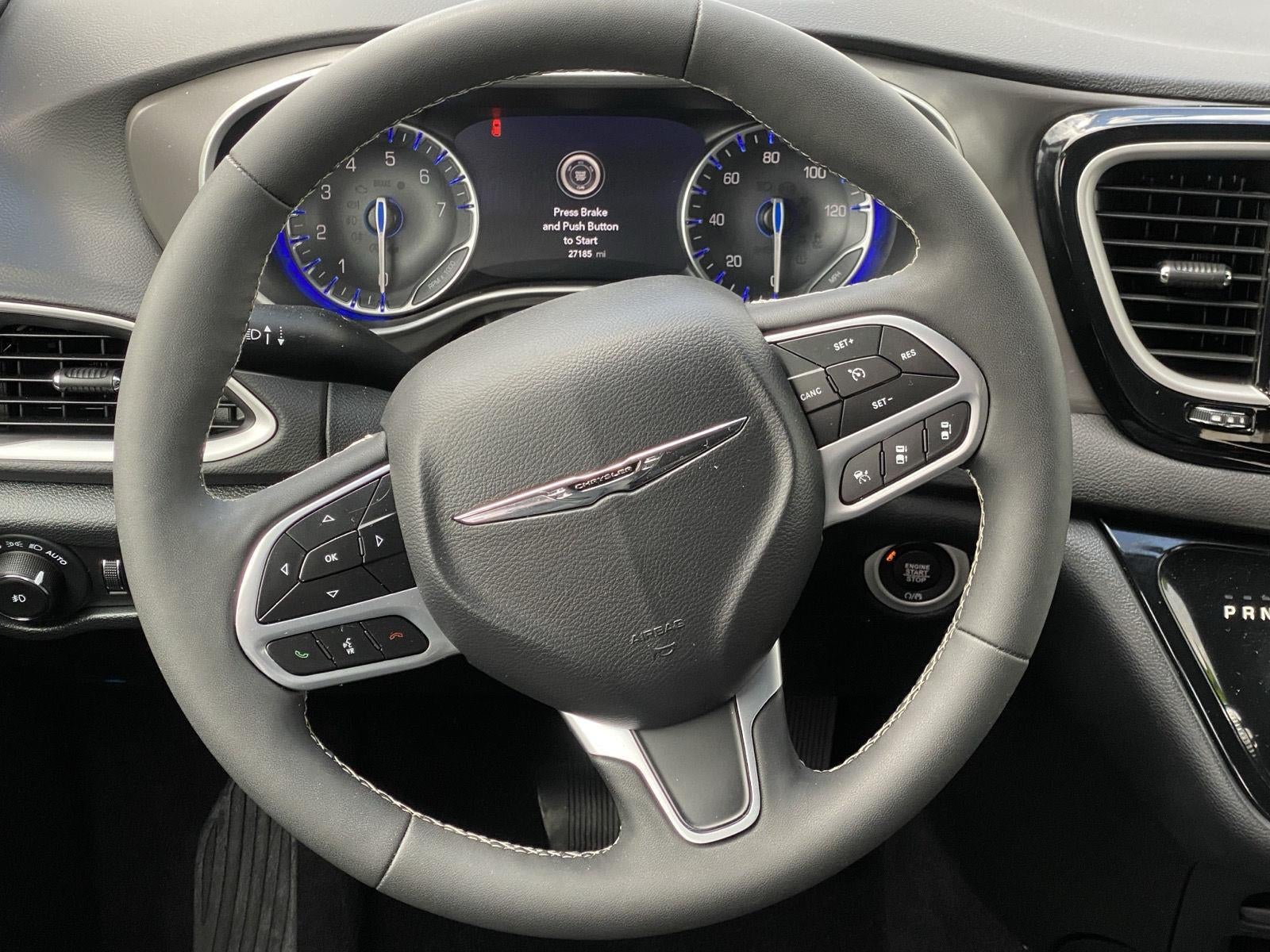 2025 Chrysler Pacifica Select