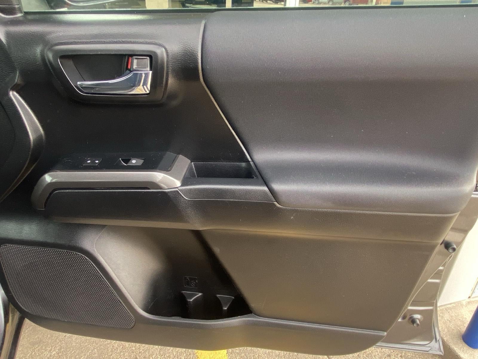 2022 Toyota Tacoma 4WD SR