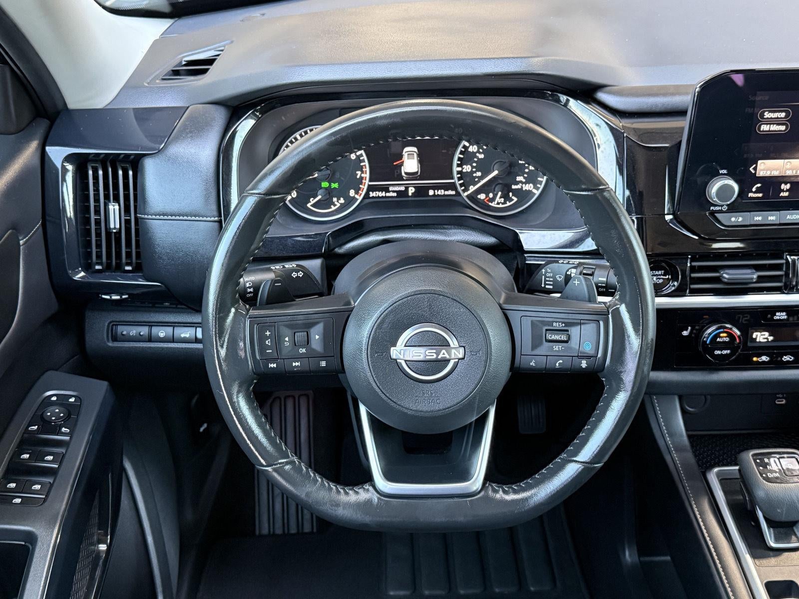 2025 Nissan Pathfinder SV